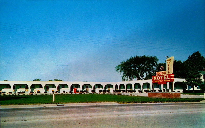 Amigo Motel - Old Postcard